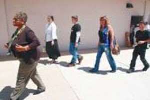 Mesa district fights exodus to charters 