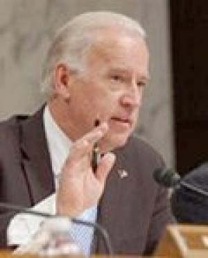 Senate panel votes against Bush on Iraq 