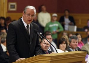 Salt Lake OKs gay rights laws with Mormon backing 