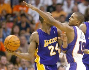 Bell delivers for his family, Suns 
