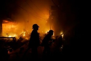 Bombings kill dozens in eastern Pakistan 