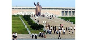 U.S. envoy offers N. Korea bilateral talks 
