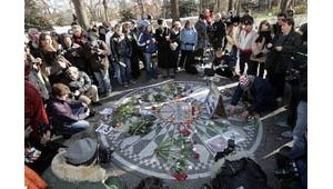 Fans mark anniversary of Lennon's murder 