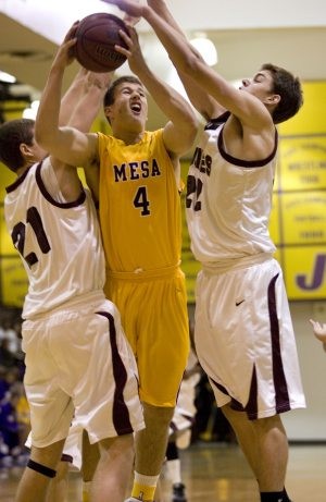 Mesa boys speed past Hamilton to win tourney 