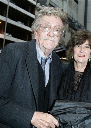 Influential author Vonnegut dies at 84 