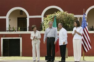 Mexico pushes Bush for more in drug war 