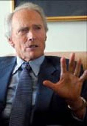 Eastwood revisits WWII with pair of Iwo Jima pictures 