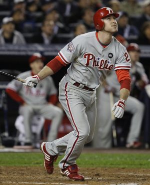 Lee, Phils top Yanks in World Series opener 