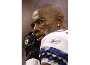 Cowboys' Owens denies suicide attempt 