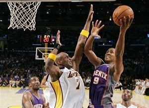 D’Antoni still shuffling Suns’ lineup 