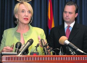 Key veteran senator negotiates budget deal 