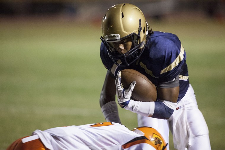 Football: DV vs Corona