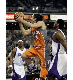 Furious rally gives Suns win 
