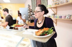 Vegetarian restaurant draws health-conscious crowds 
