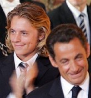 France: President's son turns to rap 