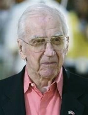 Ed McMahon fighting foreclosure on his Beverly Hills home 