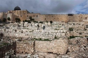In ancient wall, scholar sees proof for Bible 