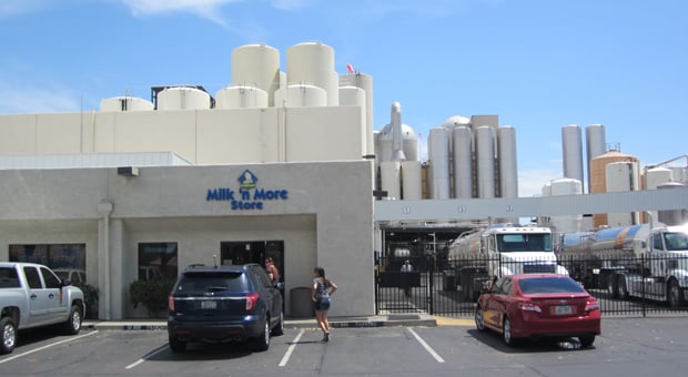 Milk 'n' More Store