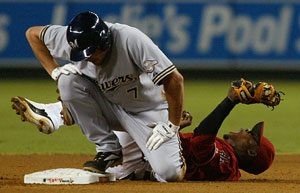 D-Backs fall to Brewers after grand slam, 7-4 