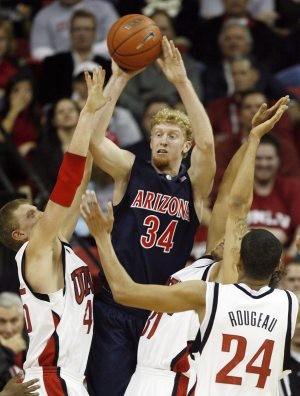 Lots of unknowns for UA basketball 