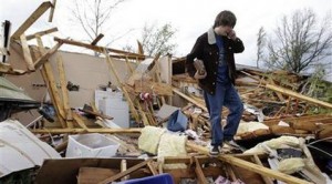 Tornado kills 2, injures 41 in central Tenn. 