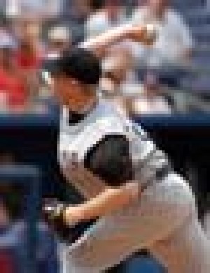 Schilling tops Maddux in duel for 2-0 win 