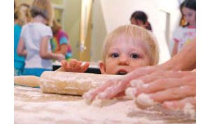 E.V. Jews mark Passover with chametz, Seder rituals 