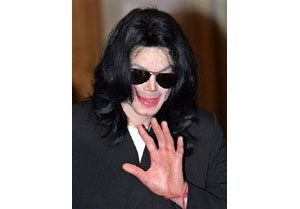 Jackson sues former accountants 