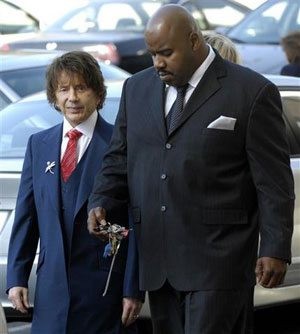 Spector in talks to hire new lawyer 