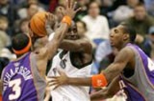 Suns pound struggling Timberwolves, 108-79 