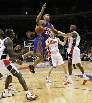 Suns win laugher at Charlotte 