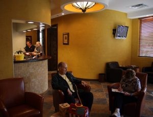 Scottsdale center aims to pamper waiting patients 