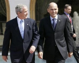 Bush prods allies for tougher stance on Iran 