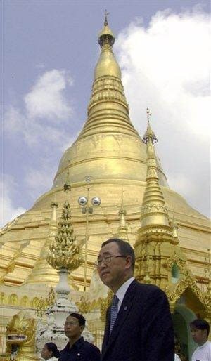 UN chief seeks to persuade Myanmar to open for aid 
