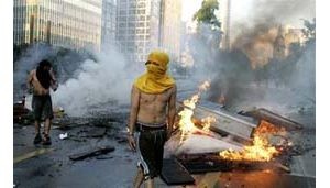 Pinochet's death sparks clashes in Chile 