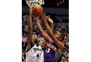 Suns get in gear, pull away from Wolves 
