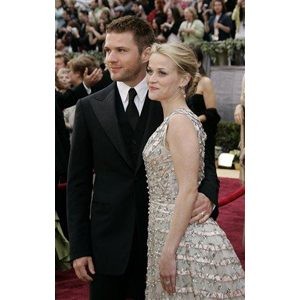 Reese Witherspoon files for divorce 