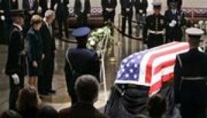 Bushes pay respects to Ford in Capitol 