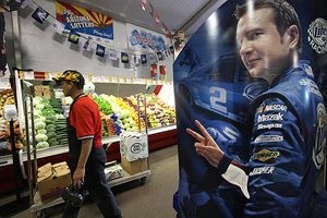 Motorsports fans pump millions of dollars into Valley economy 