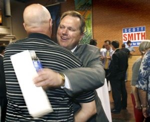 Political newcomer Smith elected Mesa mayor 