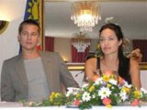 Jolie and Pitt deny marriage plans 
