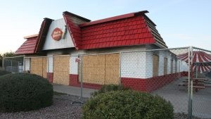 Burned Dairy Queen slows Mesa strip mall’s trade 