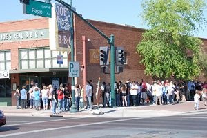 5,358 people devour free food at Joe’s Real BBQ 
