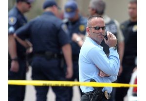 Bank robbers flee into Ahwatukee neighborhood 