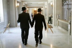 Both sides in marriage fight aim for mainstream 