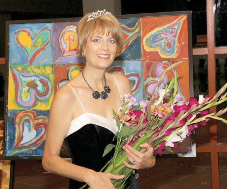 Kelly Athena named Queen Diva of the Year