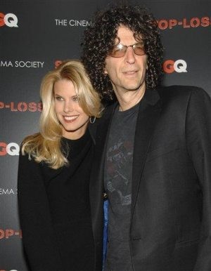 Shock jock Howard Stern ties the knot in NYC 