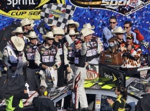 Gordon snaps winless streak with victory at Texas 