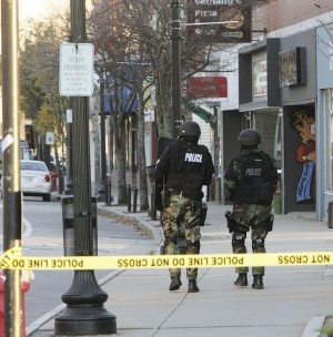Standoff at Clinton’s office ends peacefully 
