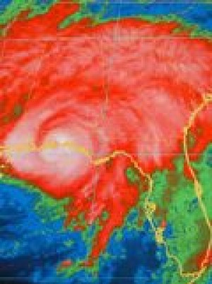 Hurricane Dennis blows through Ala., Fla. 